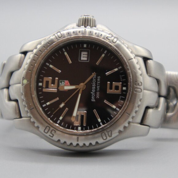 Tag Heur WT111 Professional Watch - Picture 1 of 3